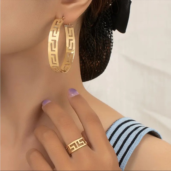 she_stylish Jewelry - Gold Tone Versace-Esque Hoop Earrings & Ring Set 💍